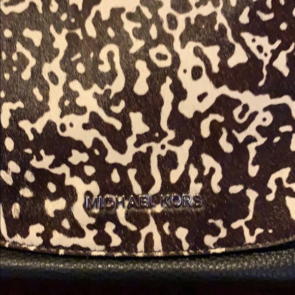 Michael Kors crossbody handbag - Picture 2 of 8